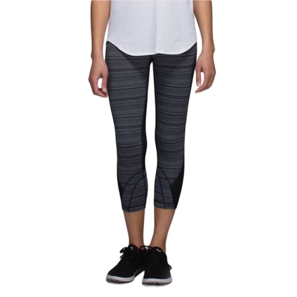 lululemon athletica Pants - Lululemon Run Inspire Crop 2 Mesh Cyber Stripe Deep Coal Black Size 6 Size M